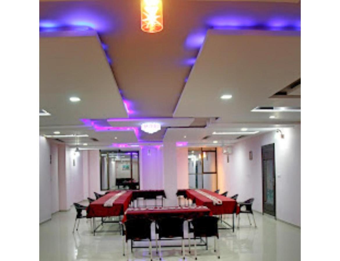Hotel Shivam Fort View, Chittorgarh Ngoại thất bức ảnh
