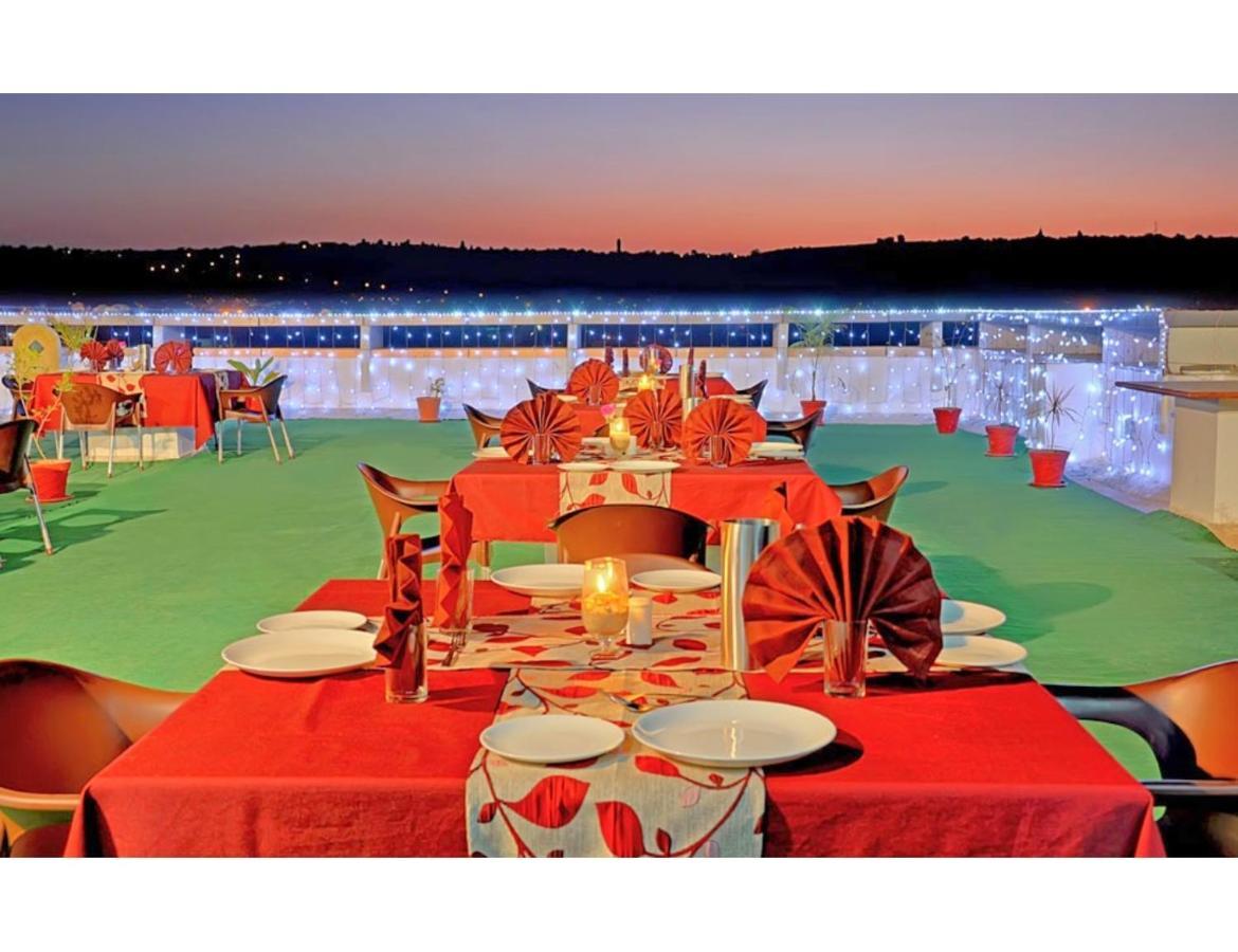 Hotel Shivam Fort View, Chittorgarh Ngoại thất bức ảnh