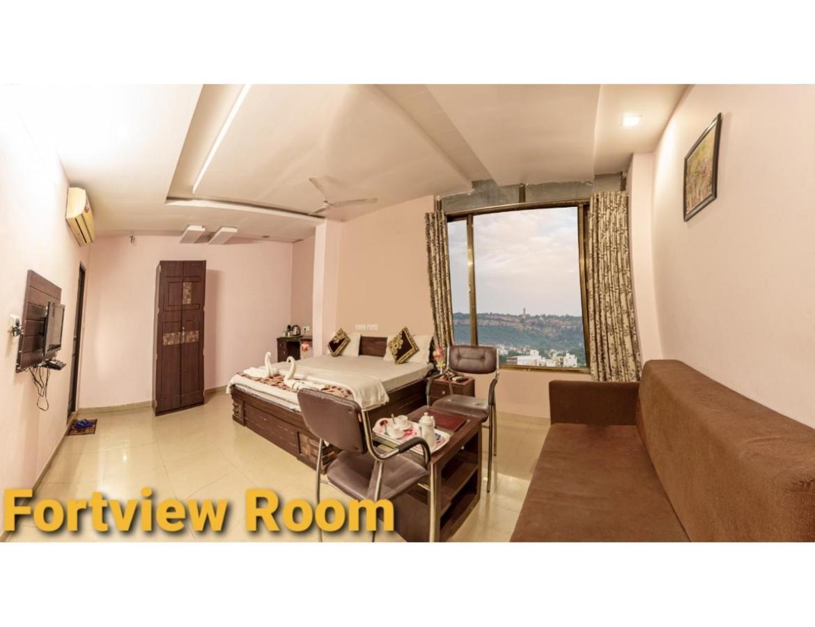 Hotel Shivam Fort View, Chittorgarh Ngoại thất bức ảnh