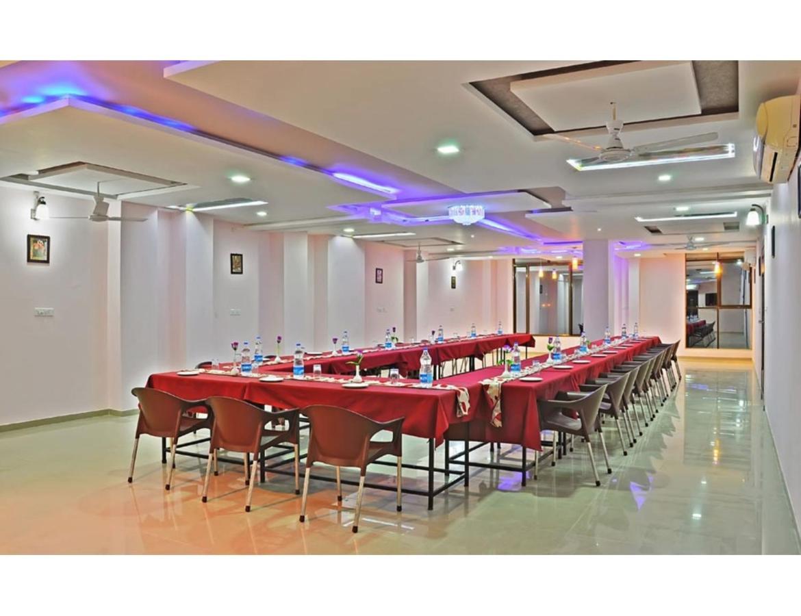 Hotel Shivam Fort View, Chittorgarh Ngoại thất bức ảnh